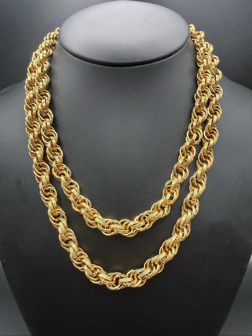 Vintage Chunky Gold Tone Double Interlocking Link Chain Necklace 37 Inch Long